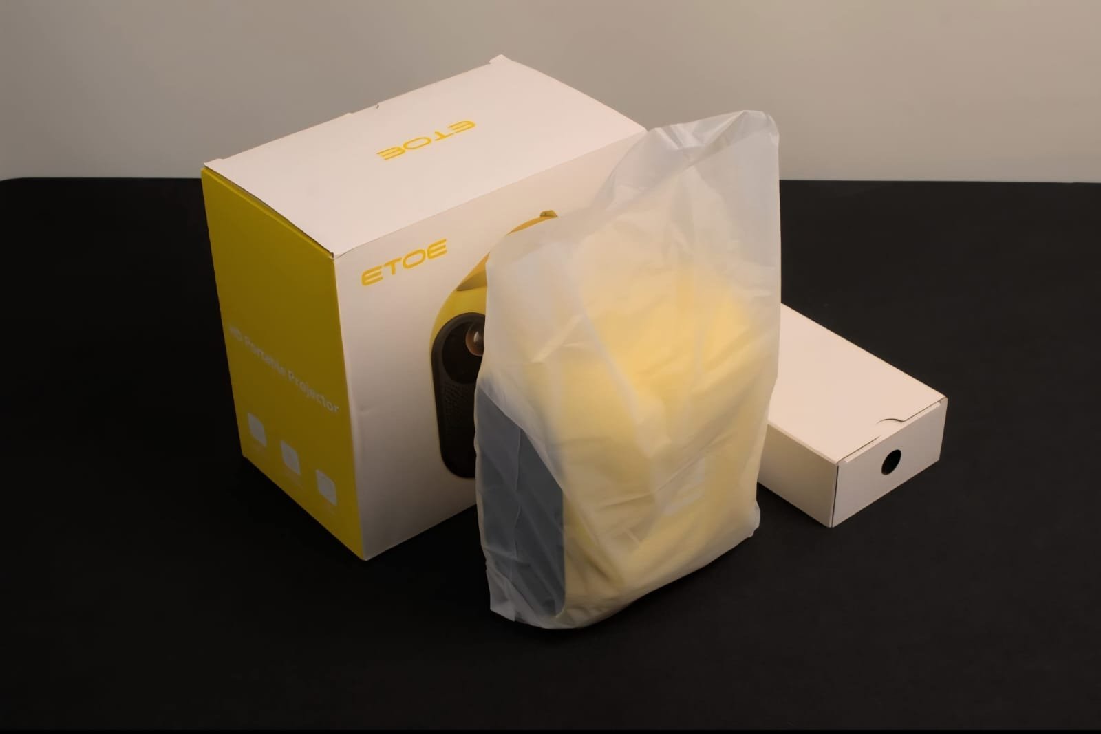 ETOE D1 EVO (A1212) Projector, Android 9.0, 5G WiFi & Bluetooth, Keystone Correction, Amazon Germany Import